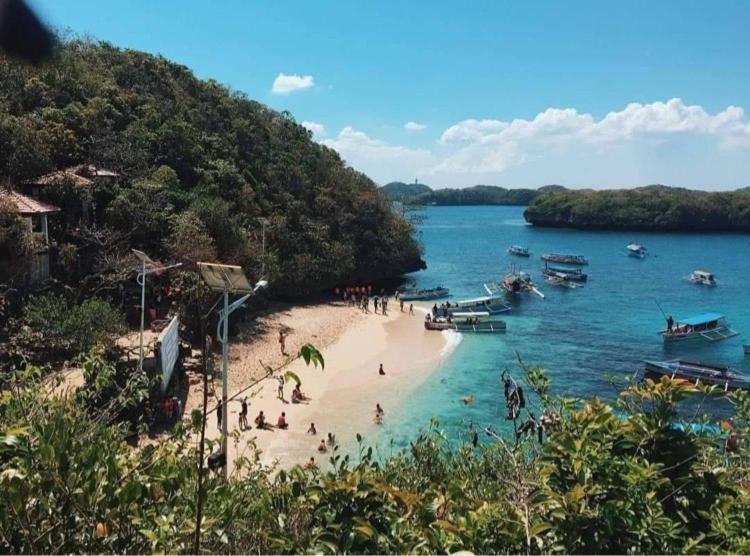 Alona'S Traditional Filipino Home Near 100 Islands Wharf Alaminos Bagian luar foto